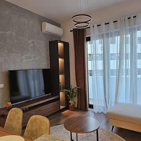 Deluxe Flat With Garden_Tirana Exterior foto