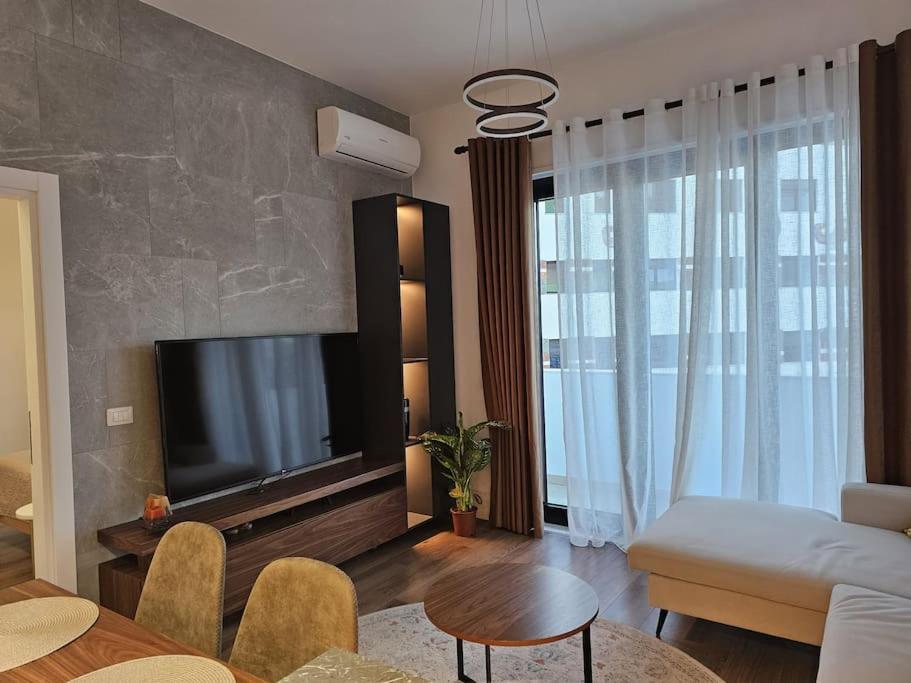 Deluxe Flat With Garden_Tirana Exterior foto