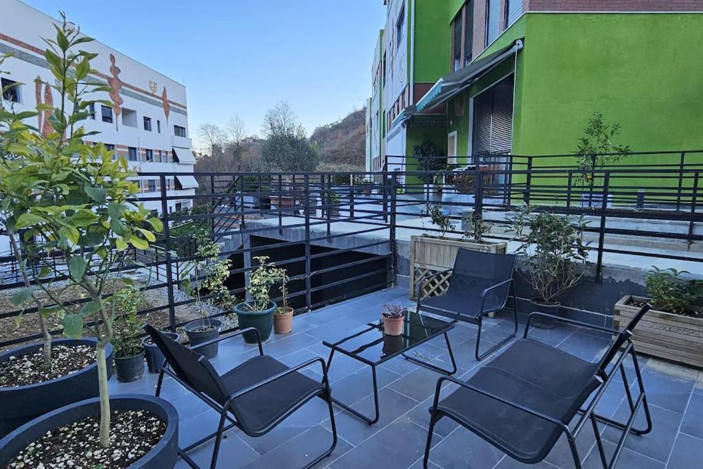 Deluxe Flat With Garden_Tirana Exterior foto